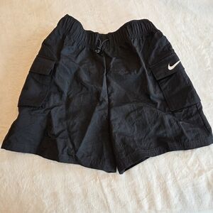 New Nike Women's Black Loose Fit High Rise Cargo Shorts DM6247-010 - Size XS